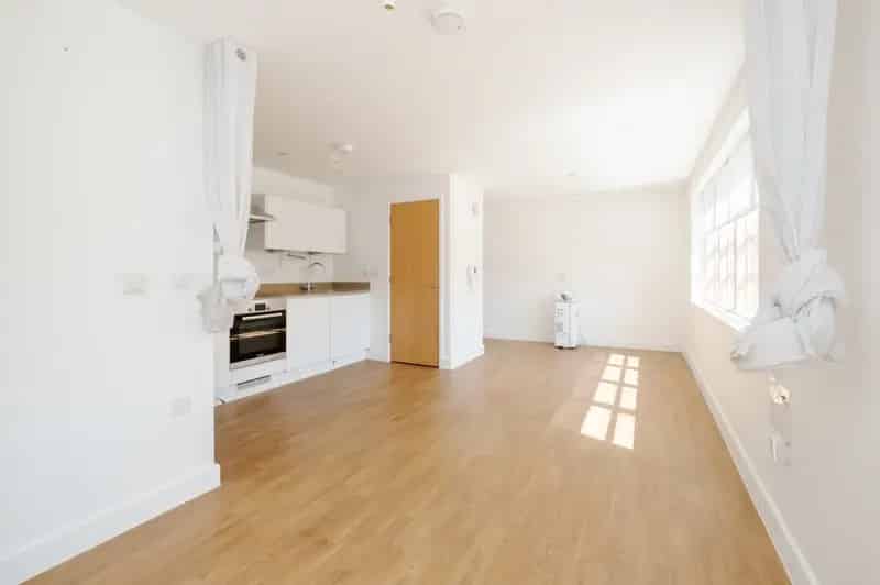 1 Bedroom Studio Apartment for Sale Near Upper Street Dalston