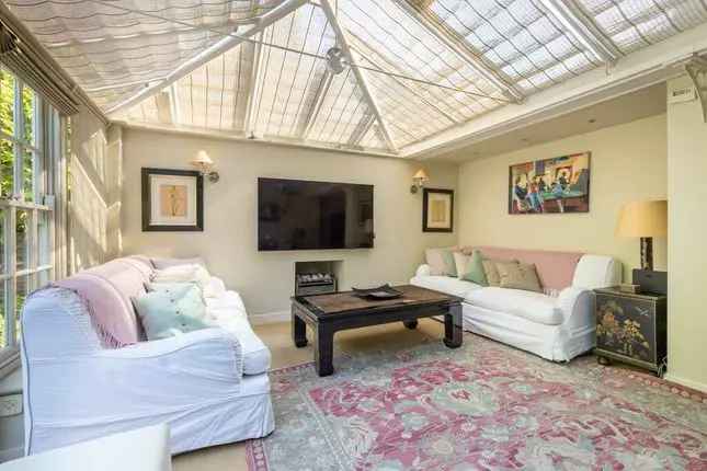 Property to rent in Pooles Lane, Chelsea SW10