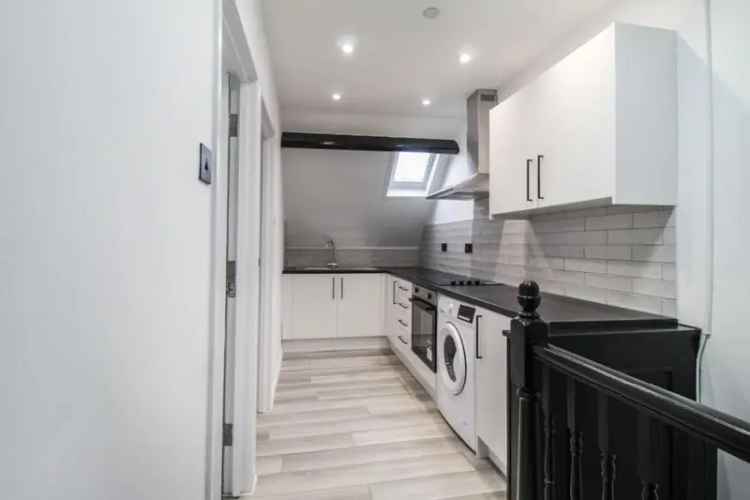 1 Bedroom Apartment Bedford Modern High Standard Top Floor