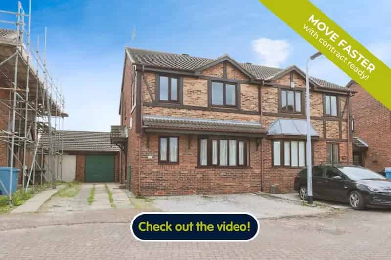4 bedroom semi-detached house for sale