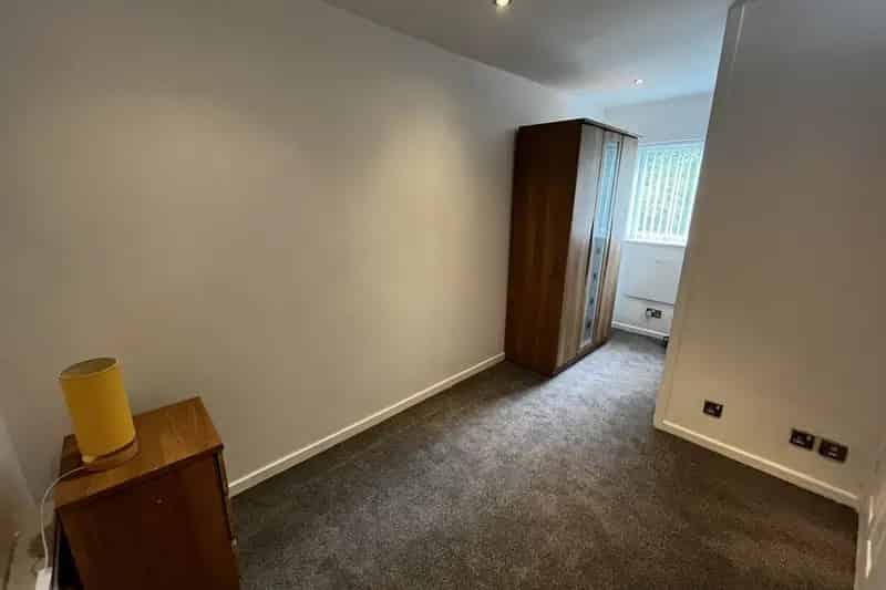 Stylish One Bedroom Flat Middleton City Centre Close Single Professionals