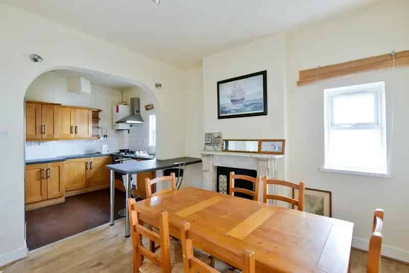 Four Double Bedroom Semi-Detached House for Sharers
