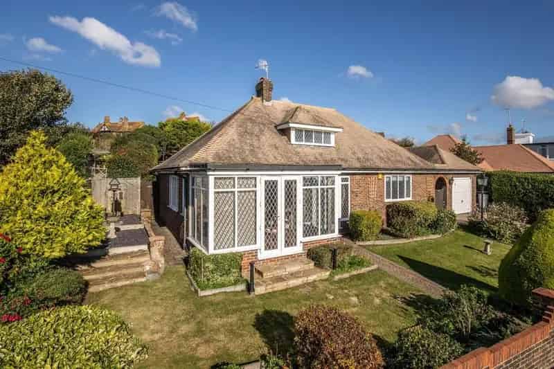 3 Bedroom Bungalow For Sale
