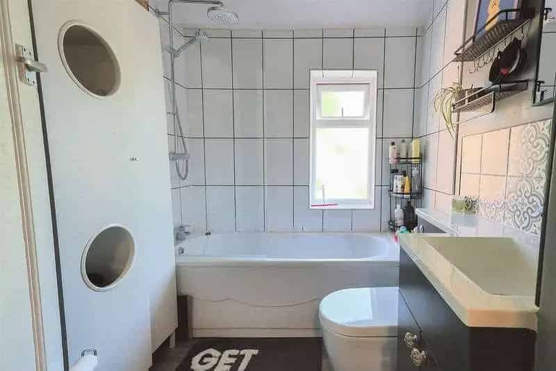 3 Bed Semi-Detached House For Sale