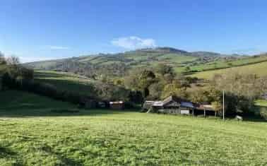 17.67 Acres Grazing Land with Farm Building near Tiverton