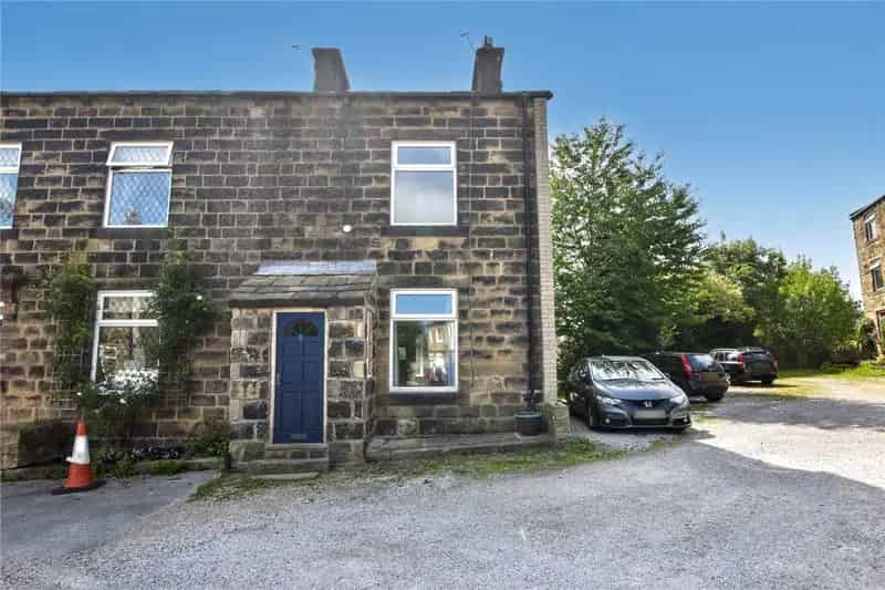 23 Bedroom Stone House in Guiseley Near Amenities and Transport