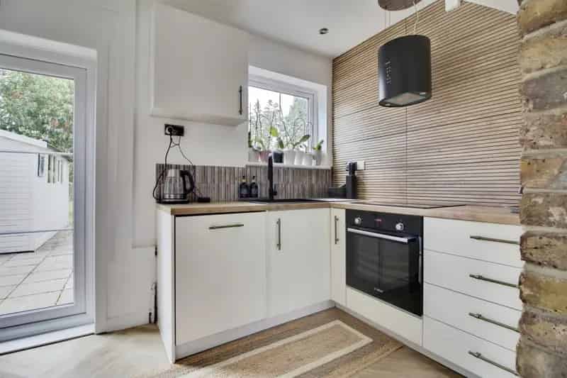 Beautifully Renovated 3-Bedroom House West Side Welwyn Garden City