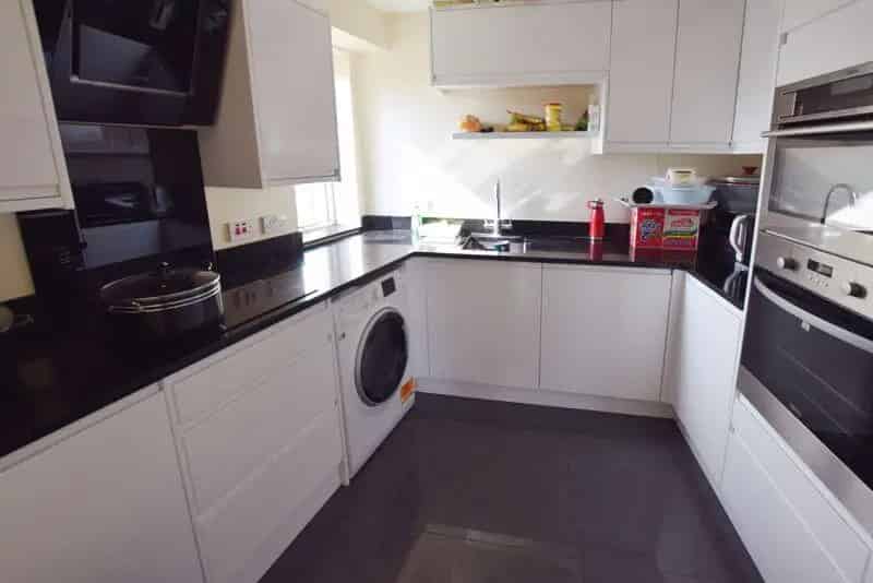 2 Bedroom Apartment for Sale near Bedford Station