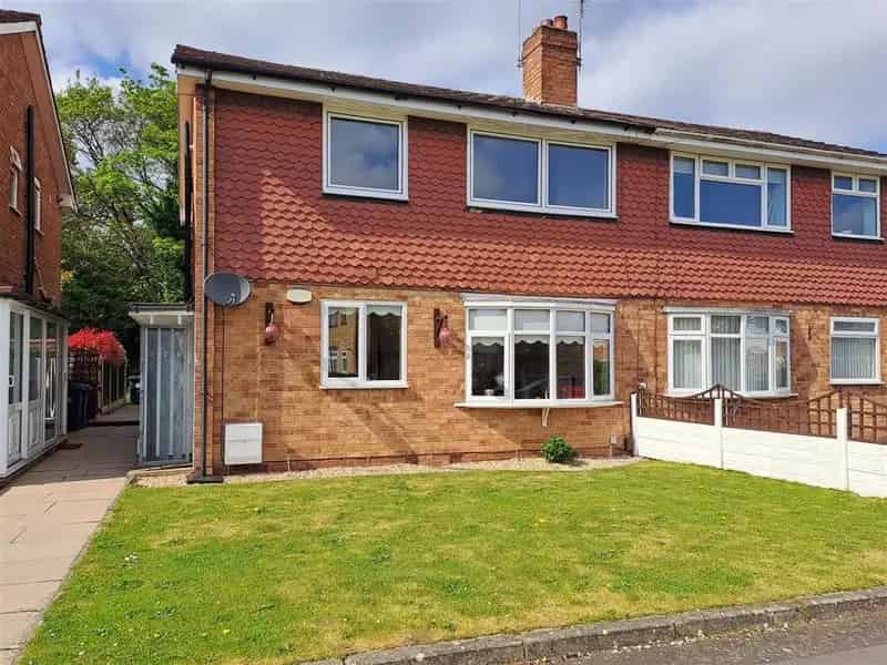 2 Bedroom Maisonette for Sale