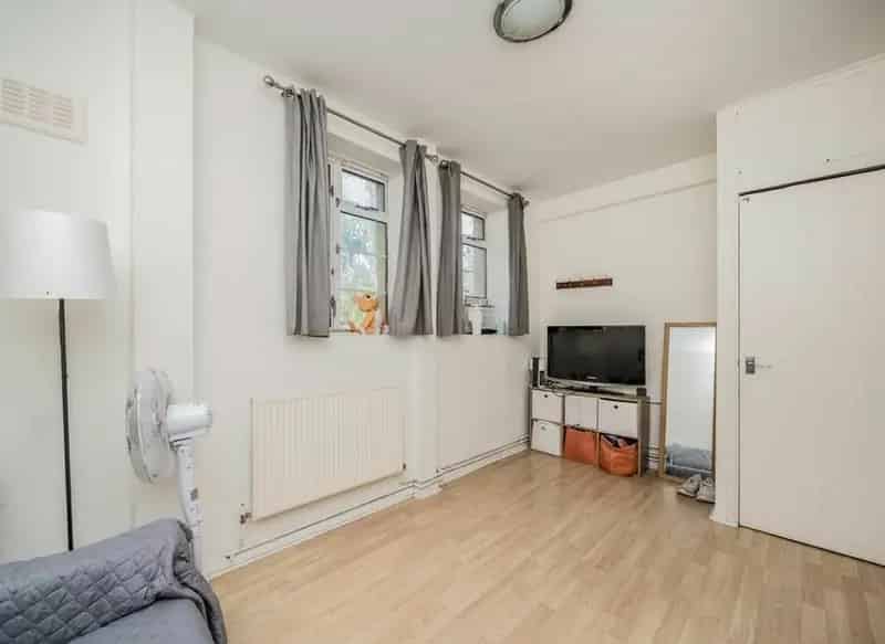 Three Bedroom House in Limehouse - Wooden Floors - Near Station