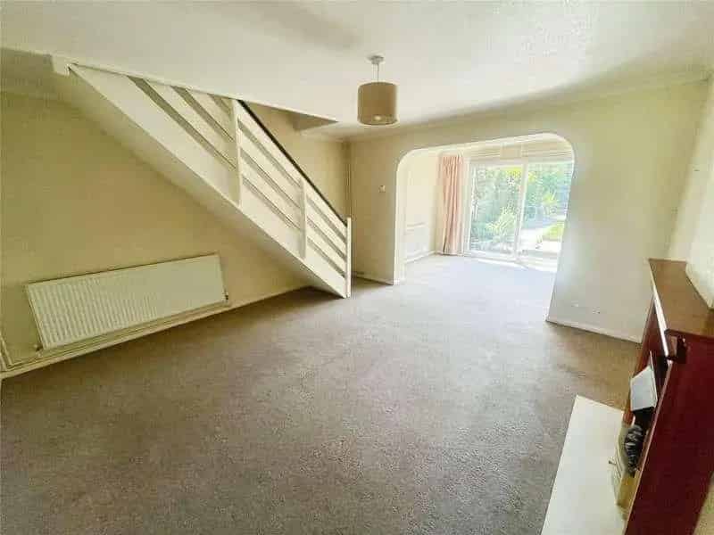 2 bed house for sale