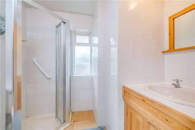 4 Bed Detached House For Sale - Modernisation Needed