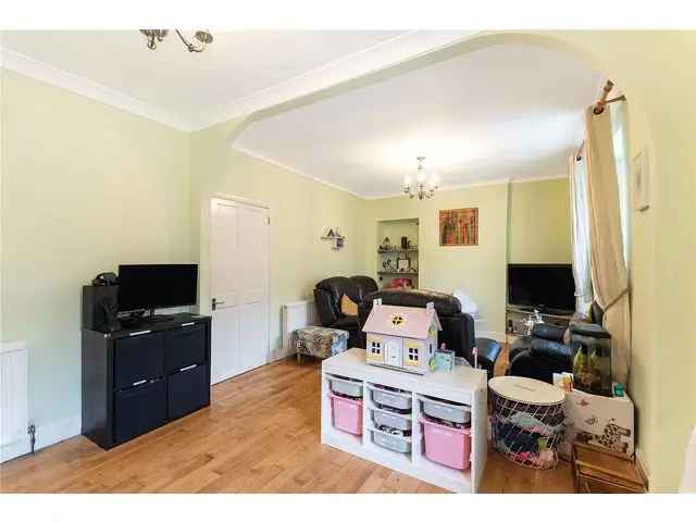 2 bedroom flat  for sale