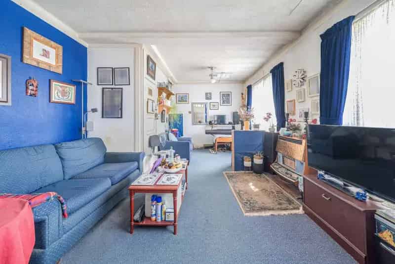 Two Bedroom Duplex Apartment Near Nine Elms and Stockwell Tubes