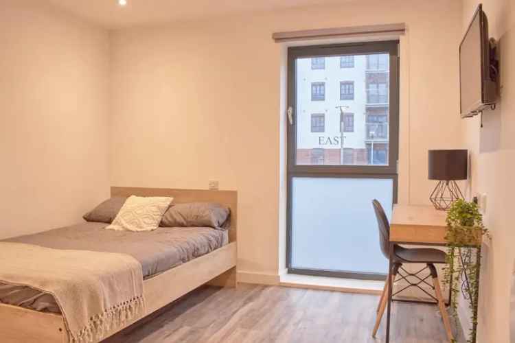 2 Bedroom Flat in Paintworks Bristol