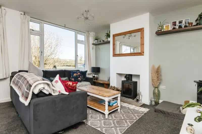 Spacious Semi-Detached Home with Garage and Gardens
