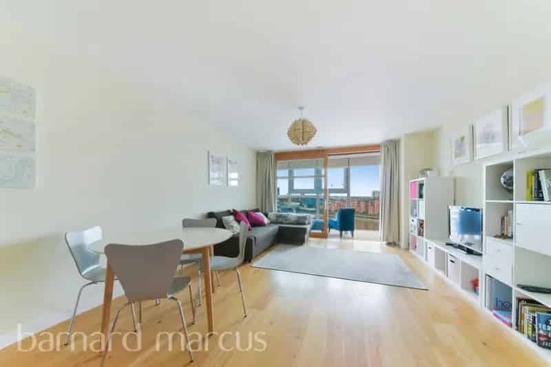 River Thames View One Bedroom Apartment Near Clapham Junction