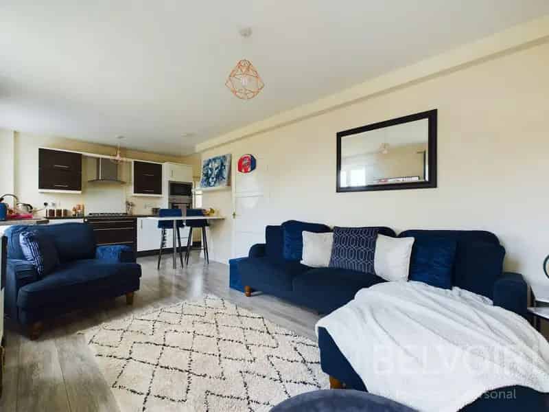 3 Double Bedroom End Terrace House Shrewsbury