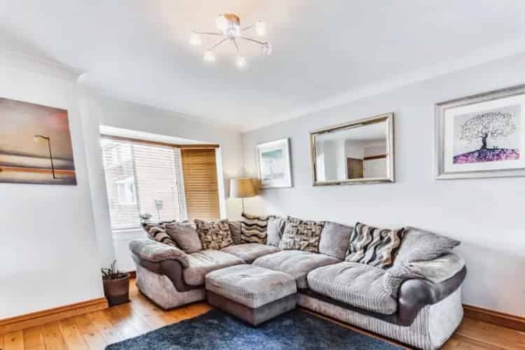 Three Bedroom Semi Detached House Crigglestone