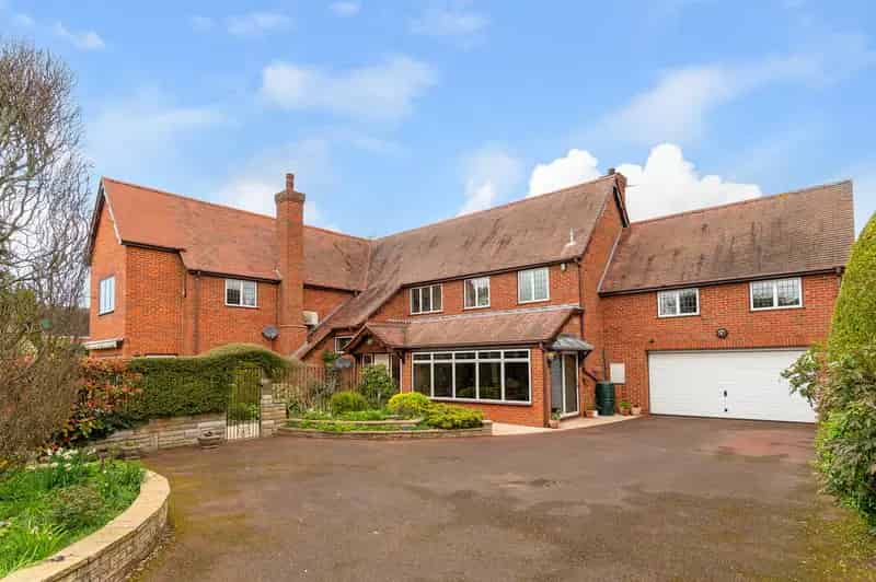 5 Bedroom Detached House with Pool Great Barford