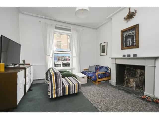 2 Bedroom Flat for Sale in Newington Edinburgh