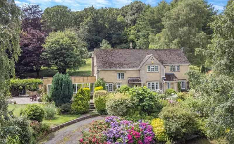 4 Bedroom Detached House for Sale in Tranquil Countryside