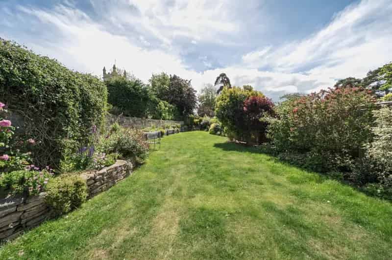 5 Bedroom Detached House for Sale Bishops Cleeve