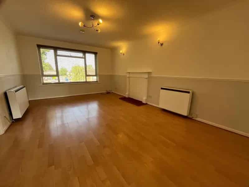 Two Double Bedroom Apartment Near Warwick Hospital