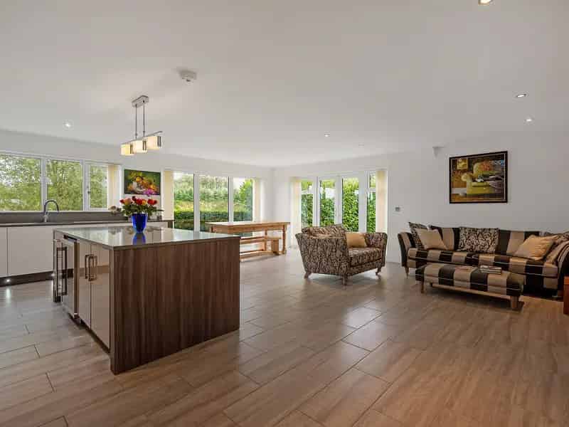 3 Bedroom Barn Conversion Bedford Road Bedford