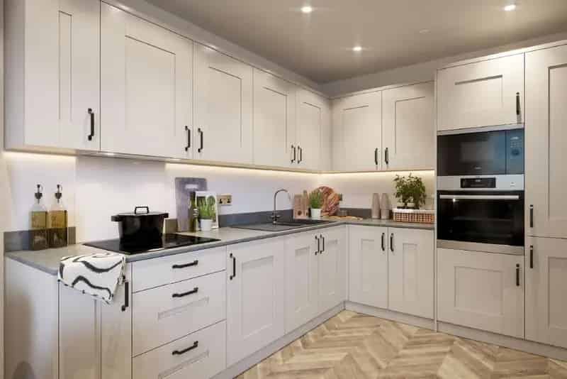 Brand New 1 Bedroom Apartment with Balcony and Roof Terrace