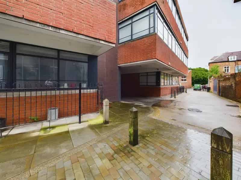 1 Bedroom Ground Floor Flat to Rent