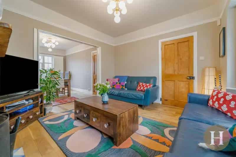 4 Bedroom Semi-Detached House for Sale Moor Pool Estate