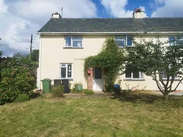 Council House Huge Garden New Kitchen Bathroom Near Beach Schools Shops