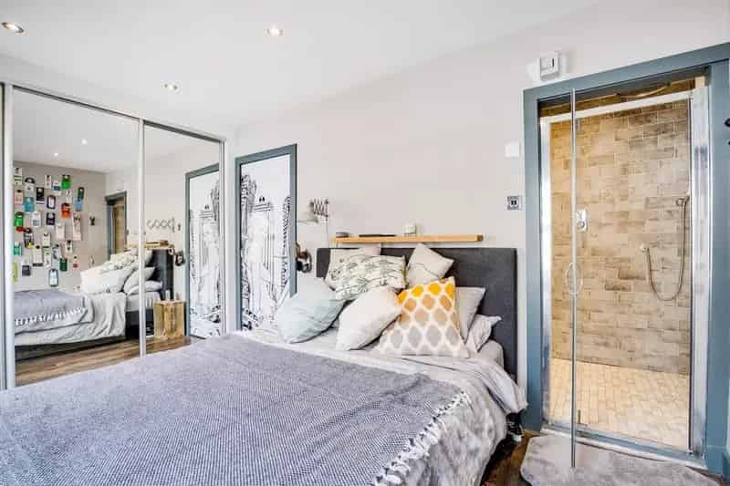 Central London Property Near Earls Court Station