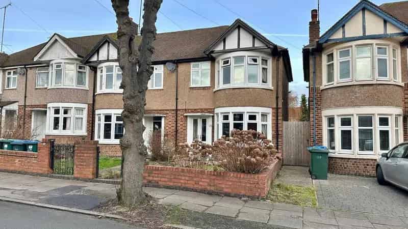 4 Bedroom End Terrace House for Sale