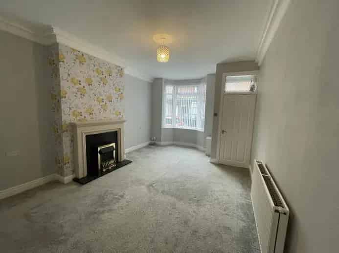 2 Bed Mid Terraced House Zero Deposit Available