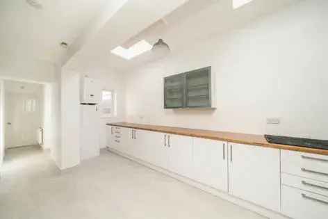 4 Bedroom House 155m² near Peckham Rye Station London