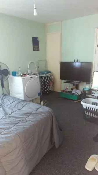 Flat For Rent in Eastbourne, England