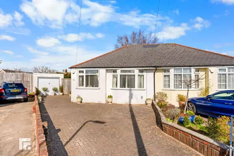 1 Bedroom Semi-Detached Bungalow for Sale in Whitchurch
