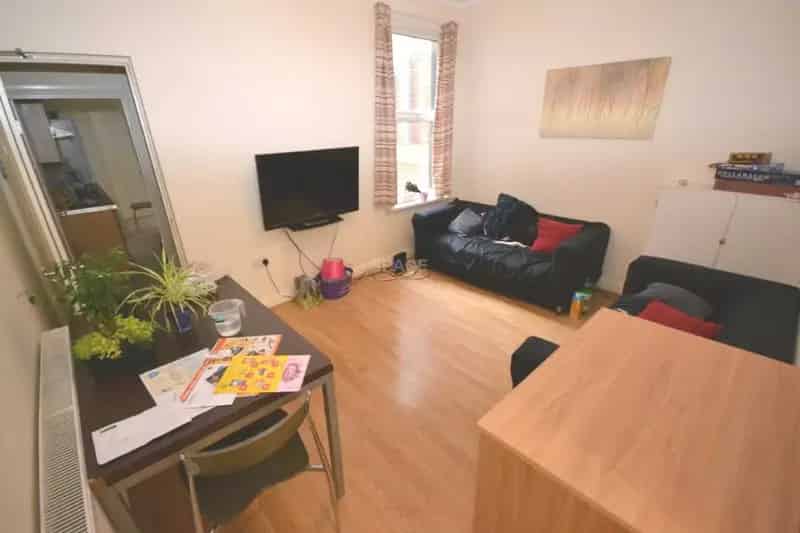 6 Bedroom House Share Near Reading University