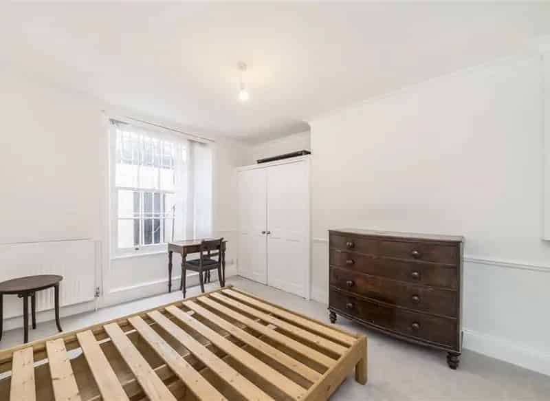 Three Bedroom Split Level House with Private Entrance