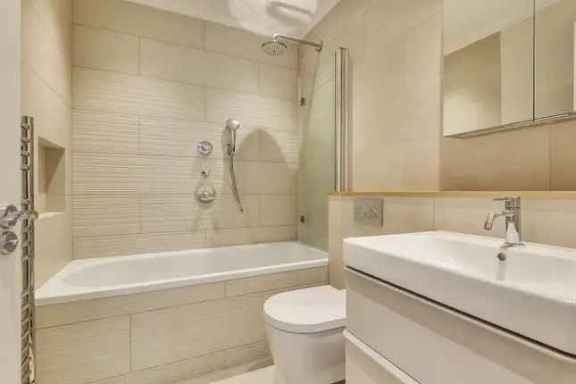 Flat to rent in Holland Park Avenue, London W11