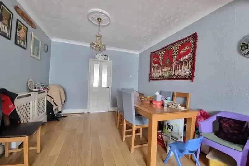 4 Bedroom House for Sale in Ilford