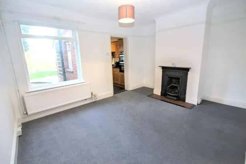 2 Bedroom Semi Detached House To Rent