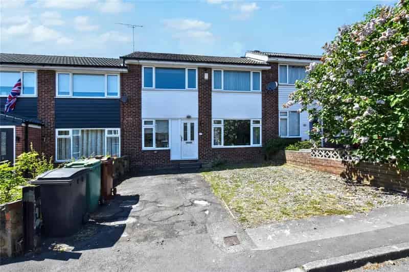 Two Bedroom Townhouse - Ideal for First Time Buyers and Families