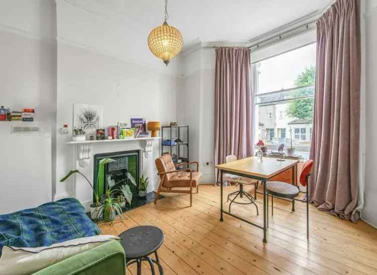 One Double Bedroom Victorian Conversion Flat Near West Dulwich