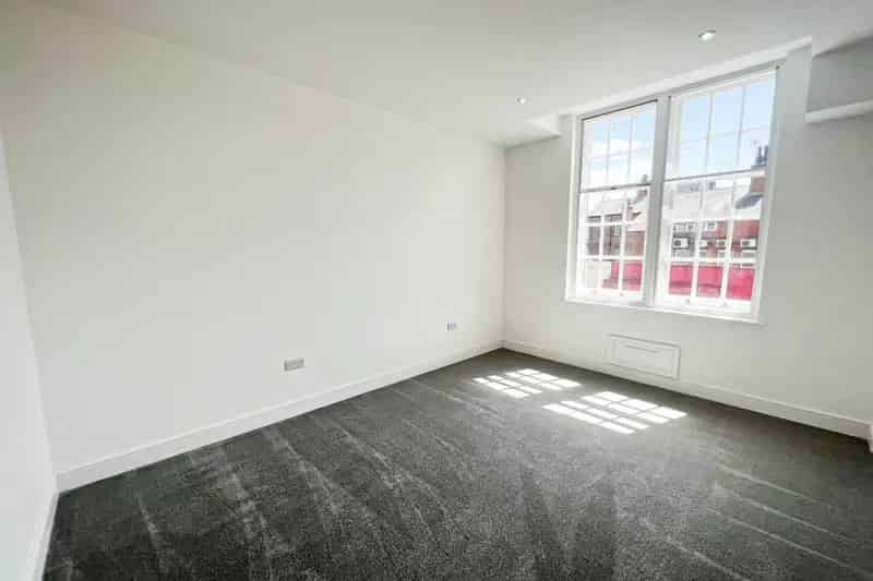 Refurbished 1-Bed Apartment Hull City Centre Zero Deposit Available