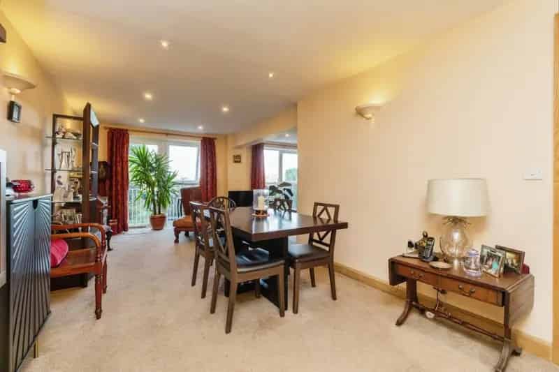 Spacious 3-Bedroom Apartment with Private Garden near Bath