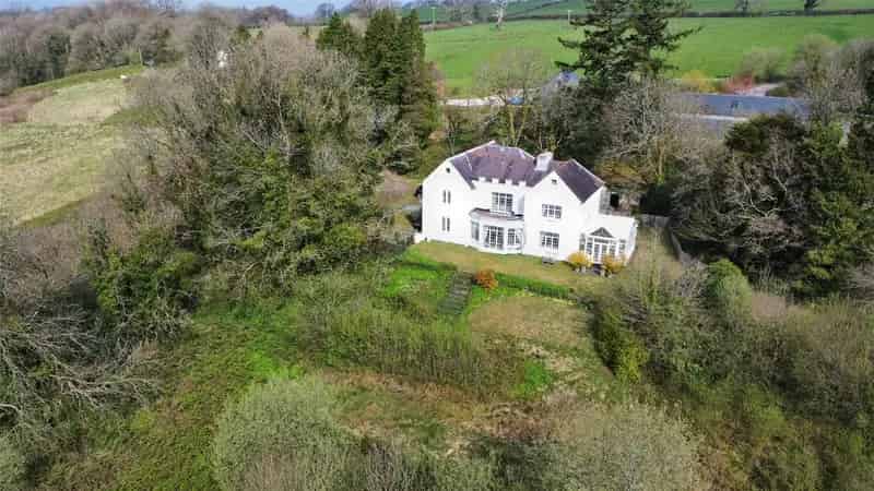 5 Bedroom Detached House for Sale Ffairfach Llandeilo