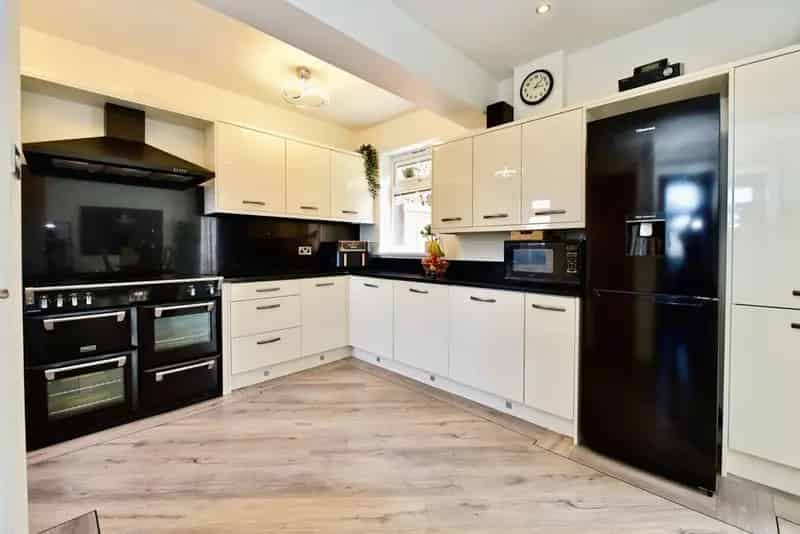 4 Bedroom Semi Detached House for Sale Sheffield S8